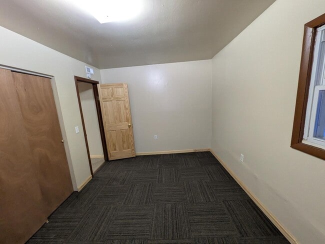 Building Photo - 1005 S Pittenger Rd