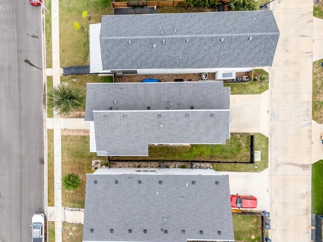 Building Photo - 6013 Florencia Ln