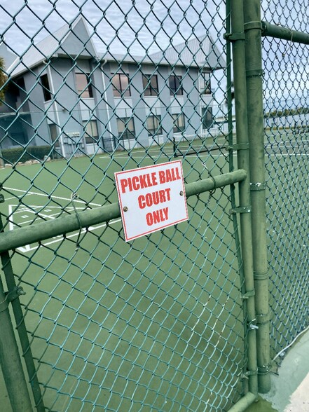 Building Photo - 200 S Sykes Creek Pkwy