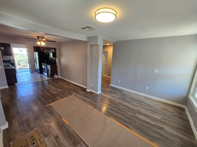 Building Photo - Beautifully Remodeled 3 Bed, 2 Bath Home for Lease!