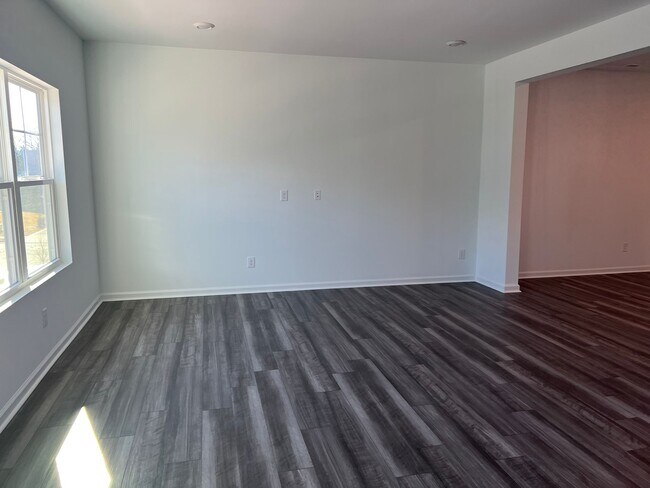 Building Photo - 1456 Jay Rd