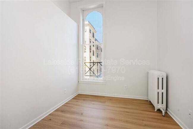 Building Photo - 100 Washington Ave