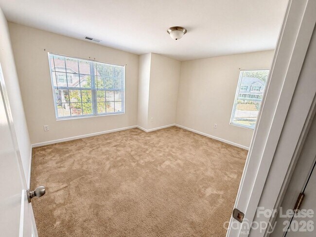 Building Photo - 850 Windblown Pl