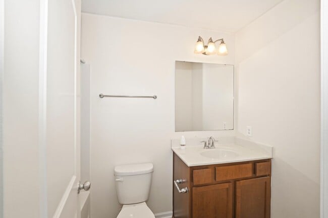 Building Photo - 1025 Rook Rd