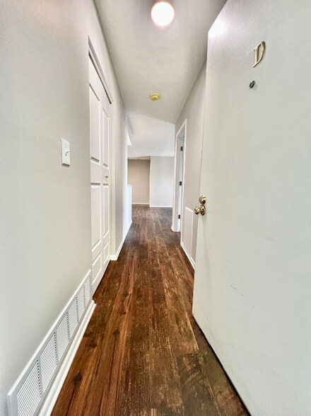 Building Photo - 2265 Hedgerow Road