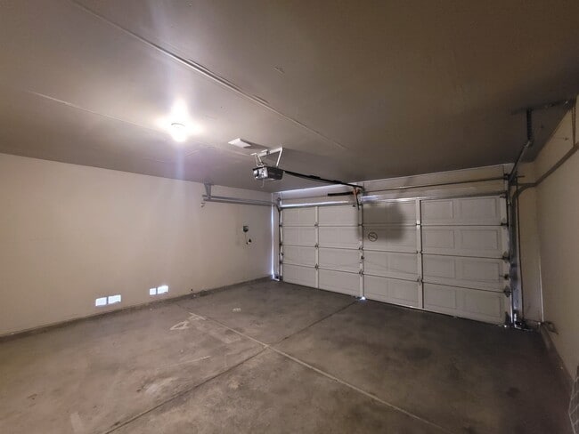Building Photo - 2563 Spruce Creek Dr