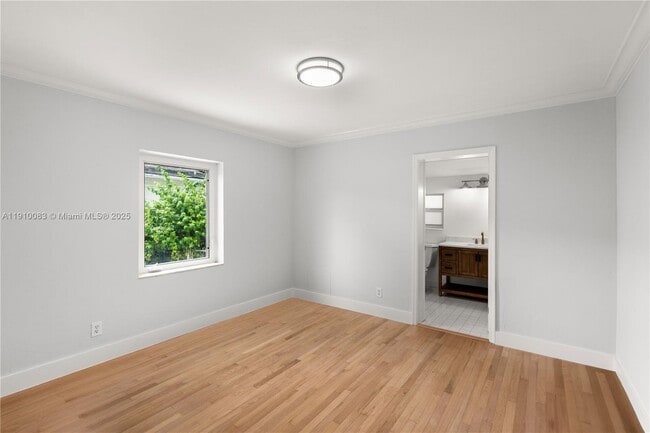 Building Photo - 3018 Coconut Grove Dr