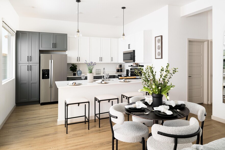 Bungalows at Camelback 4747 N 99th Ave Phoenix AZ 85037 Apartment