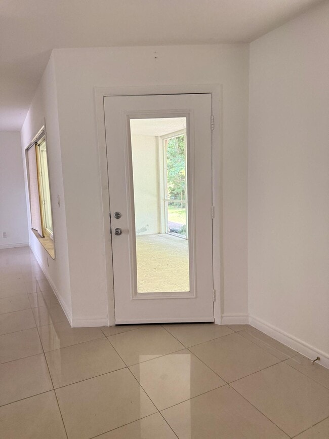 Building Photo - 815 Boynton Beach Blvd