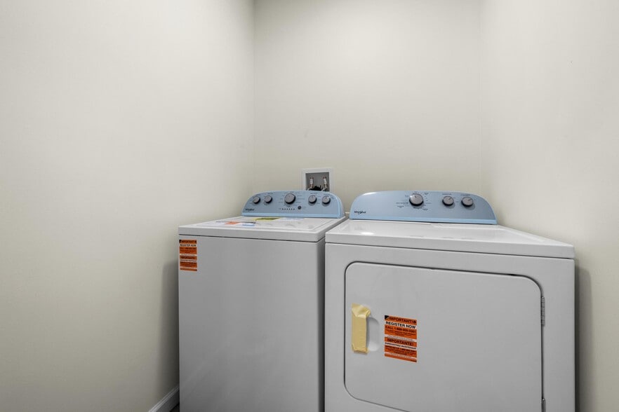 Building Photo - 346 Bennett St