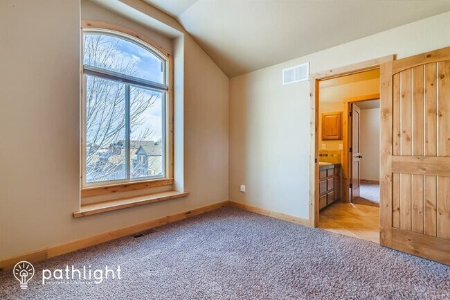 Building Photo - 5047 Georgetown Dr