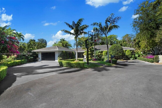 Building Photo - 8234 SW 60th Ct