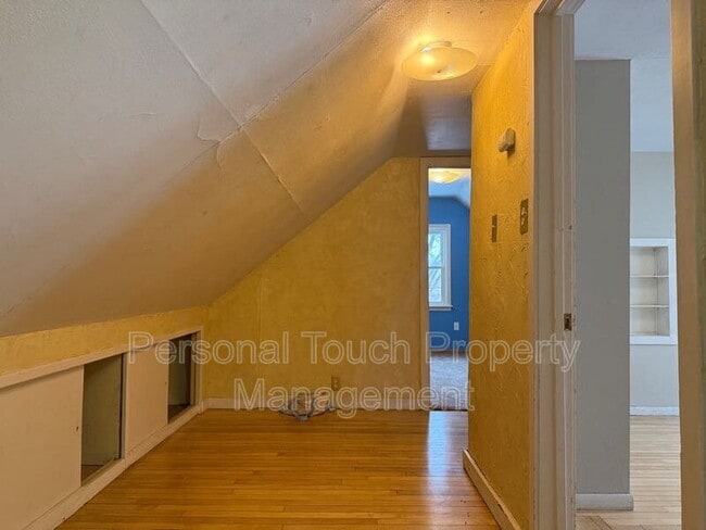 Building Photo - 57 N Terrace