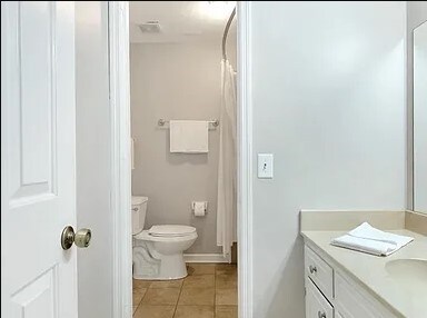 Full Bath - 319 Lakebrink Dr