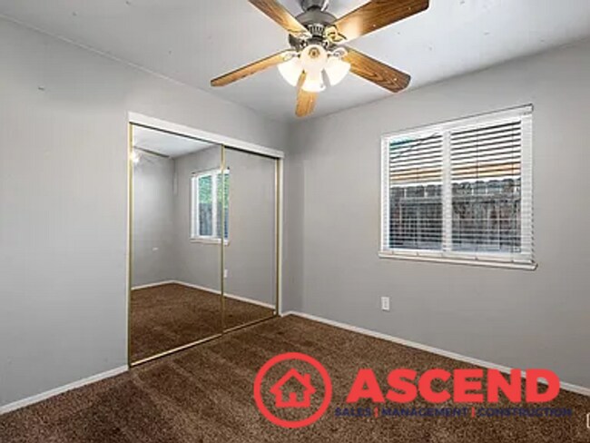 Building Photo - Lovely Home In Southwest Bakersfield!
