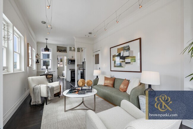 Building Photo - 382 Green St