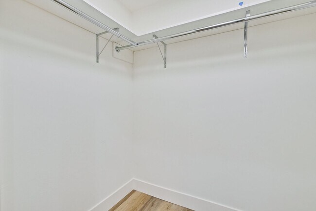 Building Photo - Stunning Modern Almost New Condo, Pets Welcome!