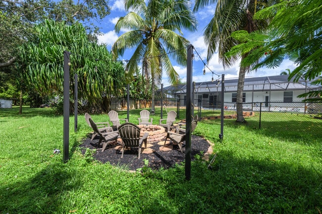 Building Photo - 3315 SE W Snow Rd