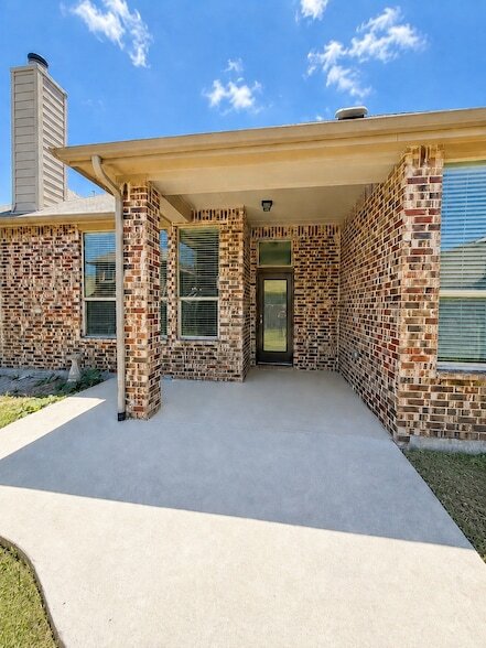 Building Photo - 1501 Toucan Dr