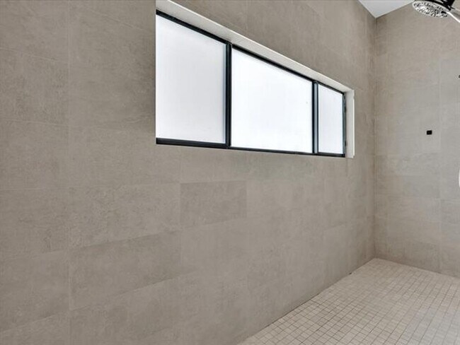 Building Photo - 6122 SW 173rd Way