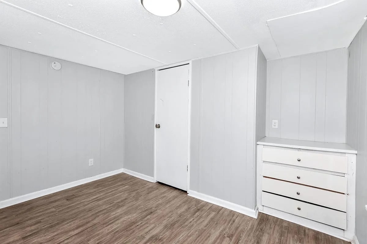 Building Photo - 415 W Limestone Rd