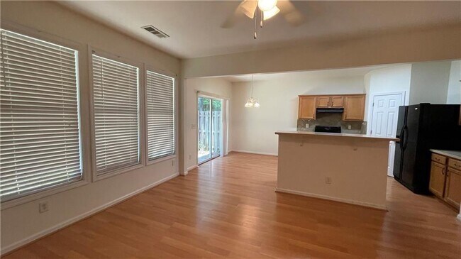 Building Photo - 2028 Ellison Way