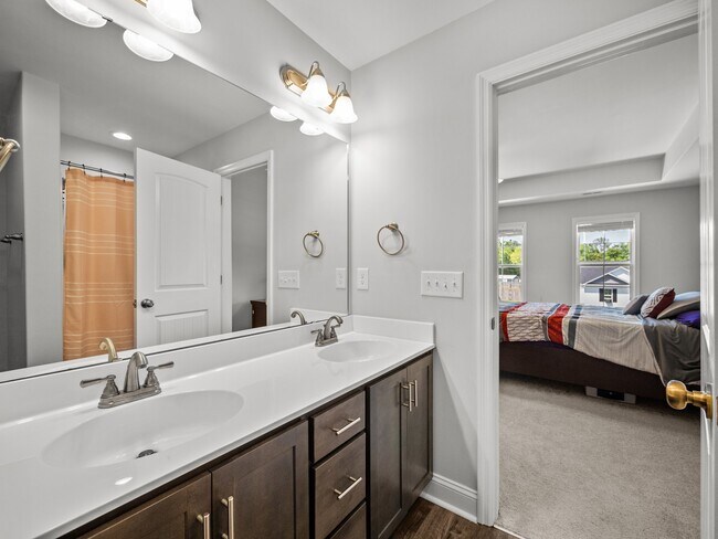 Building Photo - 516 Poults Dr