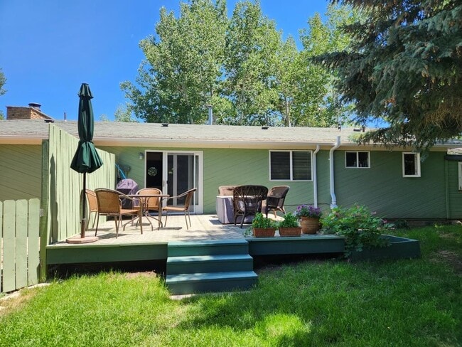 Building Photo - 2479 Holiday Ranch Loop Rd