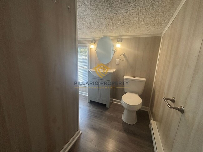 Building Photo - West Side, Close to the Airport, 1 Bedroom...