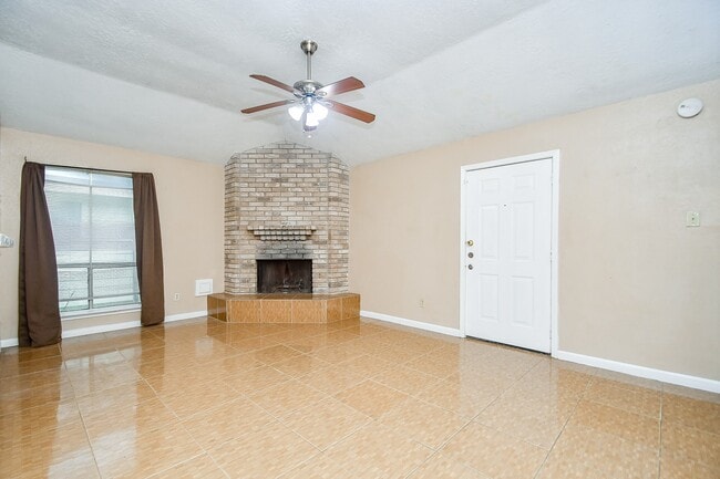Building Photo - 11706 Spring Grove Dr