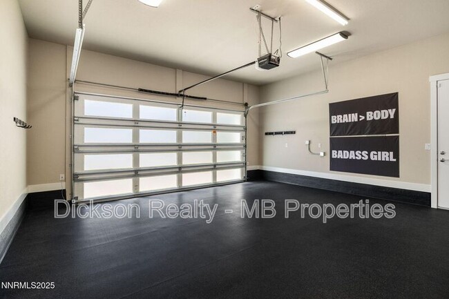 Building Photo - 709 W Pleasant Oak Trl