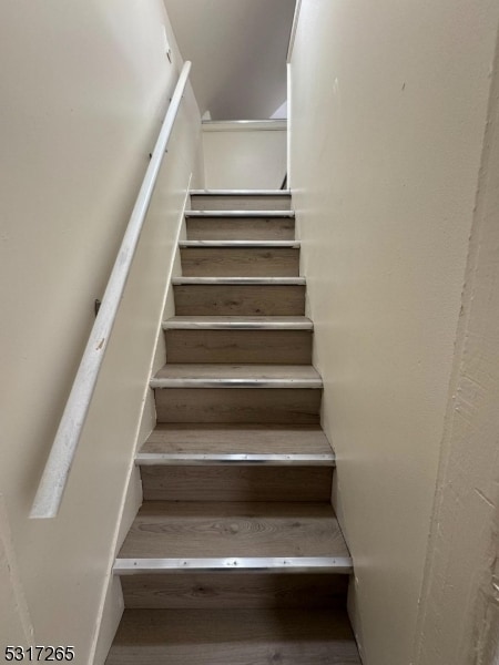 Building Photo - 10 Riverside Pl