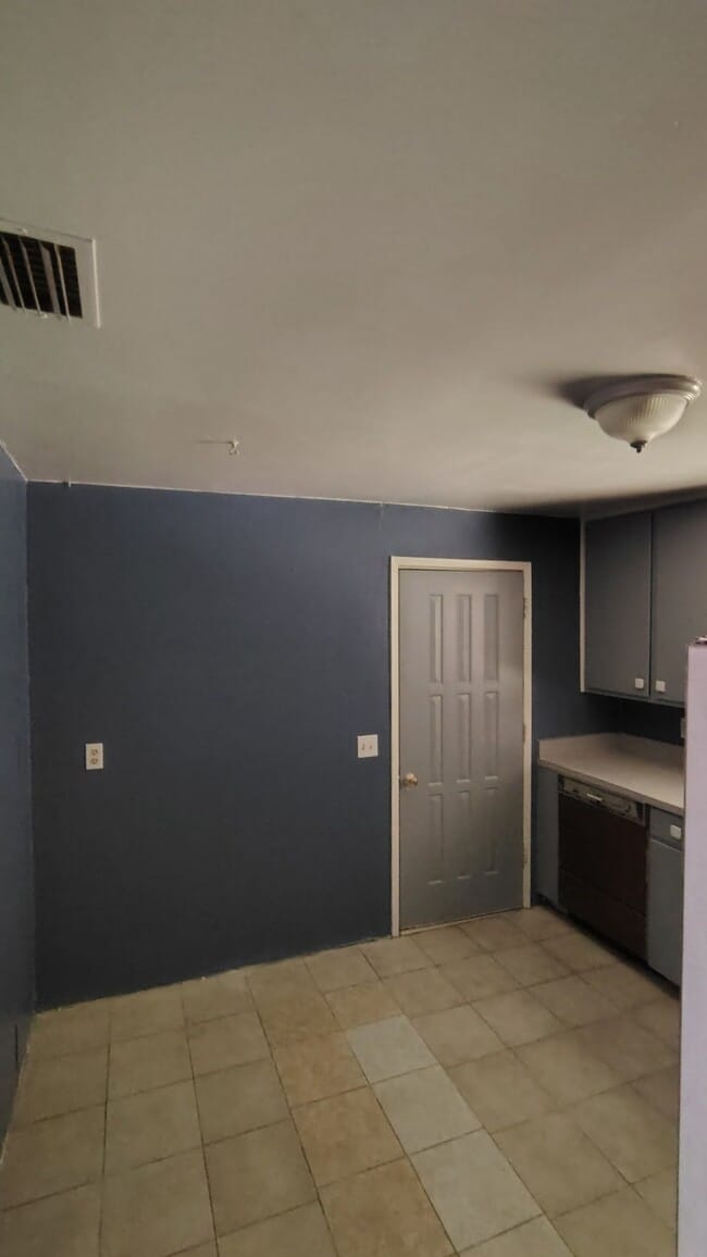 Building Photo - 3611 Hardee Ave
