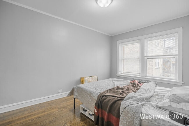 Building Photo - 6510 N Hamilton Ave