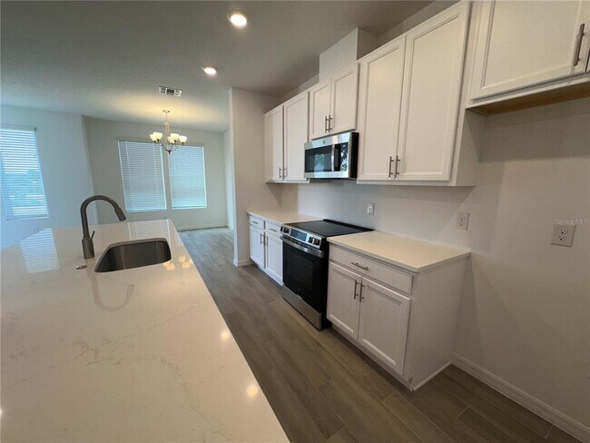 Building Photo - 6541 Cyrils Dr