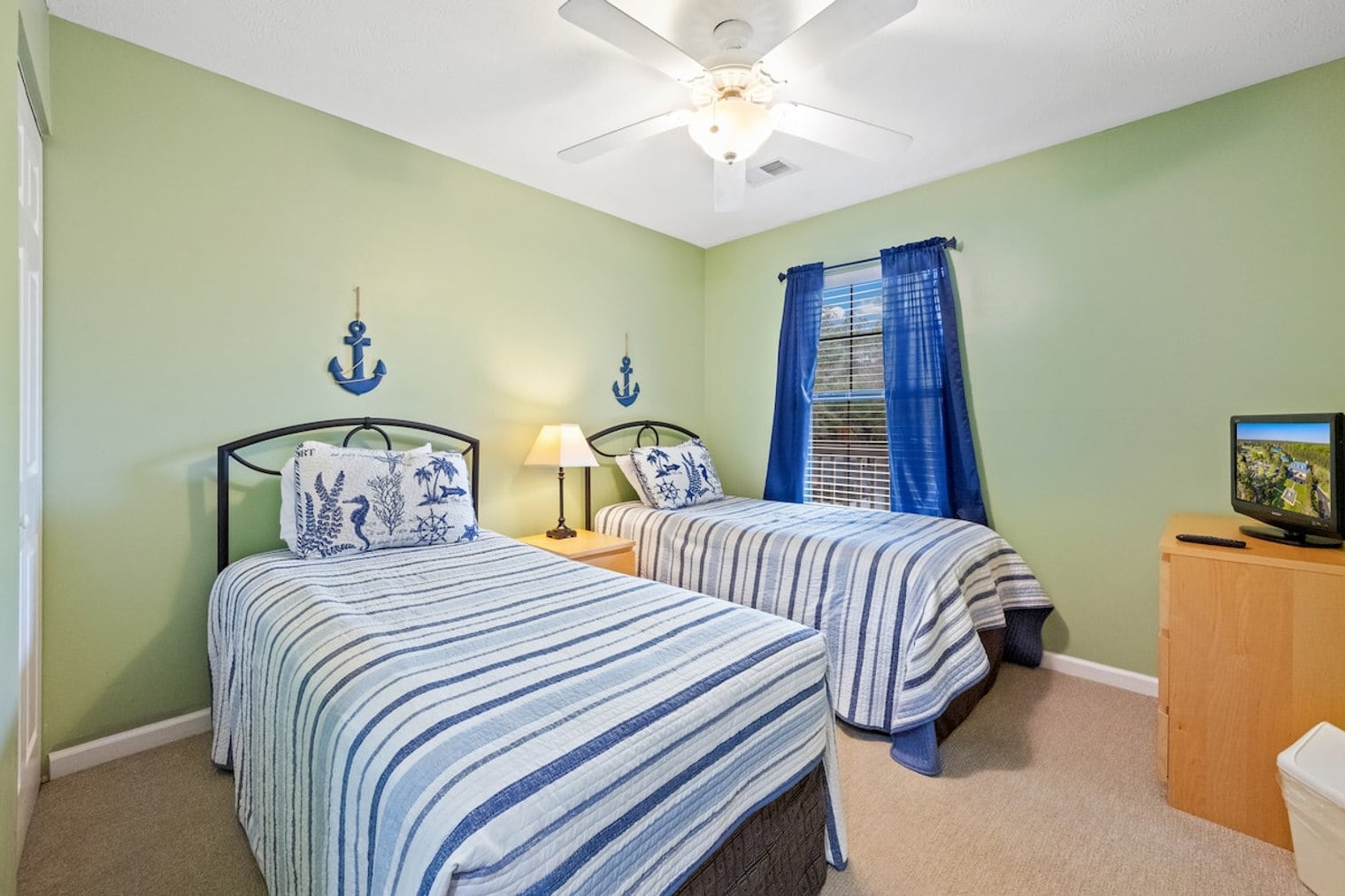 Building Photo - 598 Blue Stem Dr