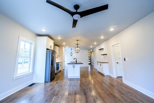 Building Photo - **COMING SOON!  FULLY Renovated Buchanan D...