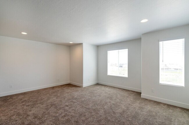 Building Photo - 2881 S Bluff Rd