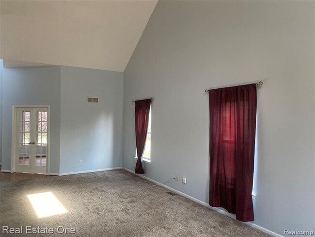 Building Photo - 39206 Silverthorne Bend