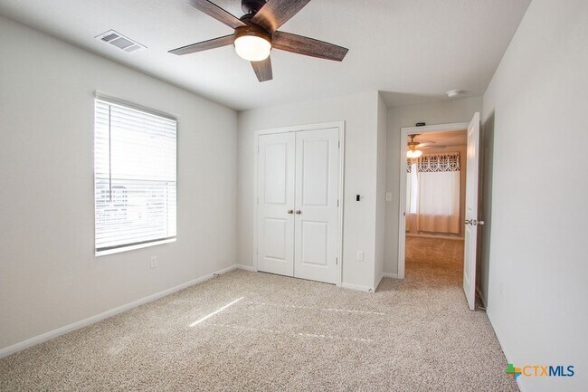 Building Photo - 324 Kenai Dr