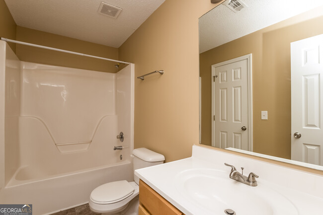 Building Photo - 2061 Registry Dr