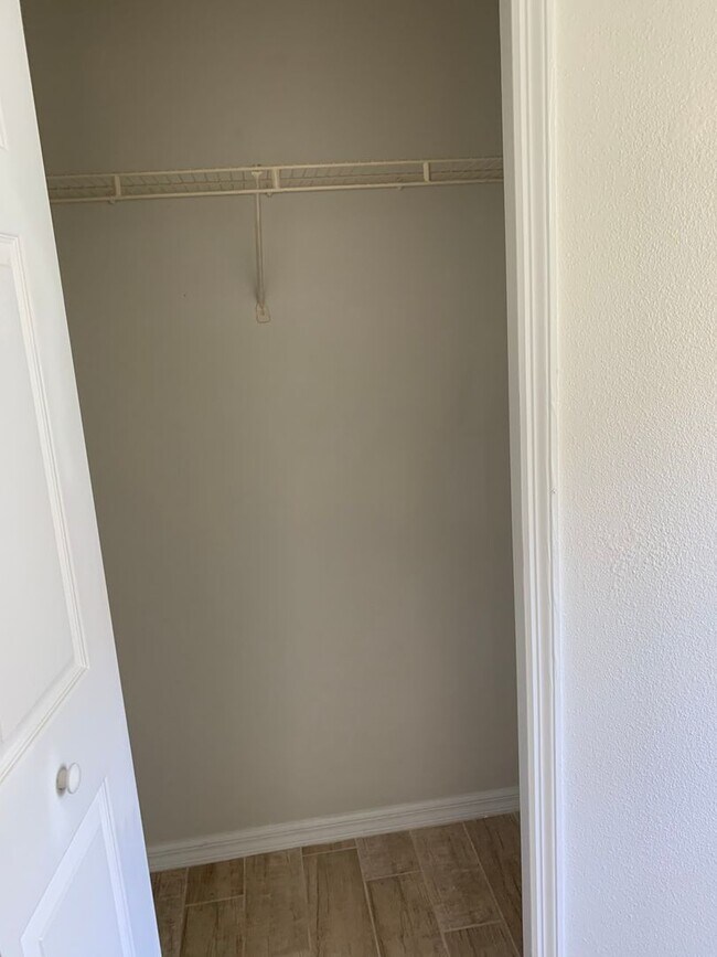 Building Photo - Beautiful 3 Bedroom, 2 Bathroom Home with Lake in Melbourne, FL!