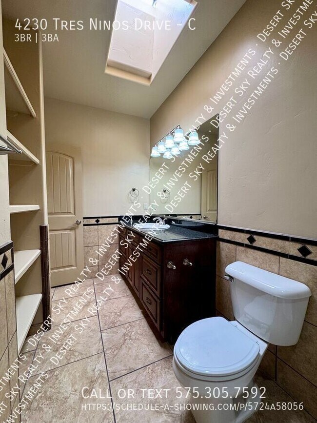 Building Photo - 4230 Tres Ninos Dr