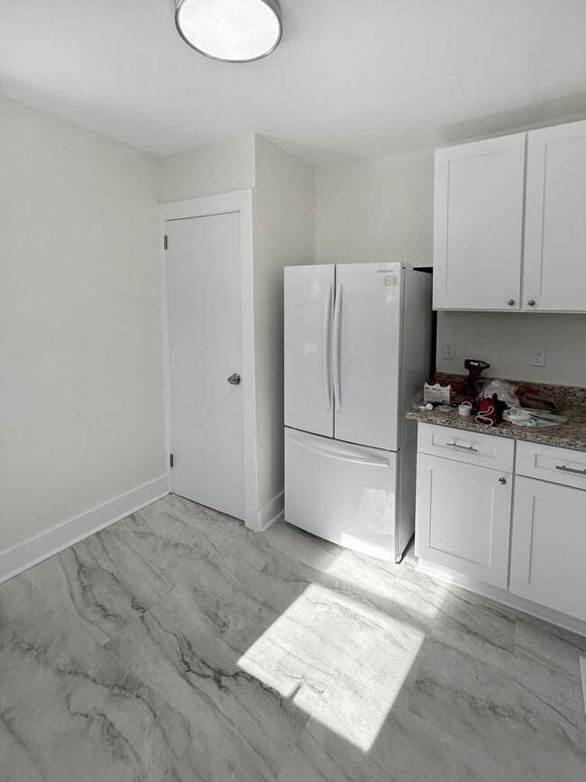 Building Photo - Welcome to this charming 2-bedroom, 1-bathroom home located in the heart of Crescent Township, PA