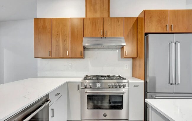 Building Photo - Beautiful Modern Condo in Rattlesnake