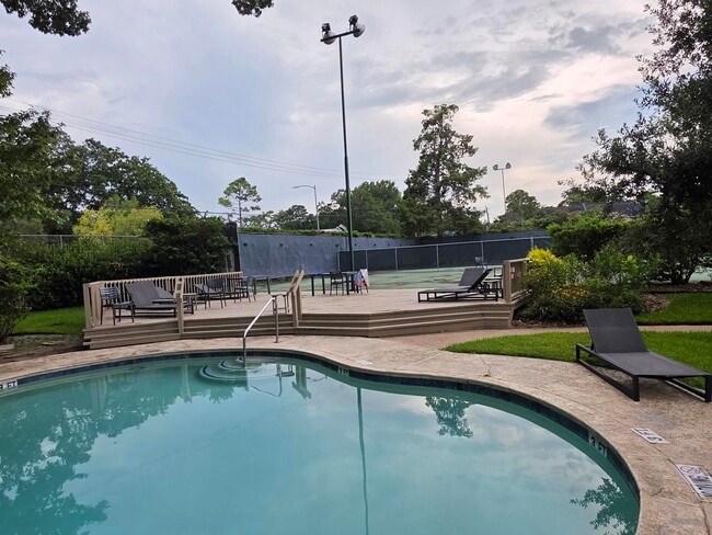 Building Photo - 9625 Bayou Brook St