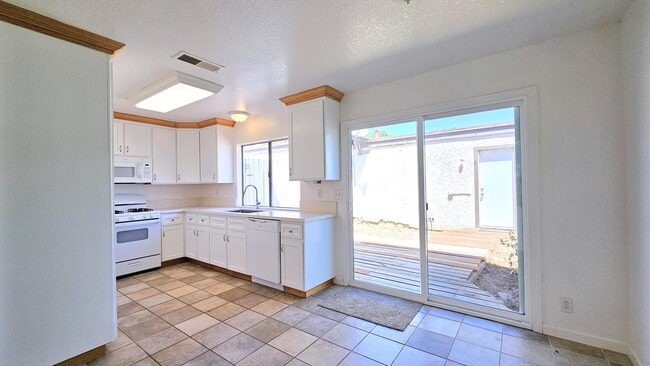 Building Photo - 2344 Canyon Park Dr