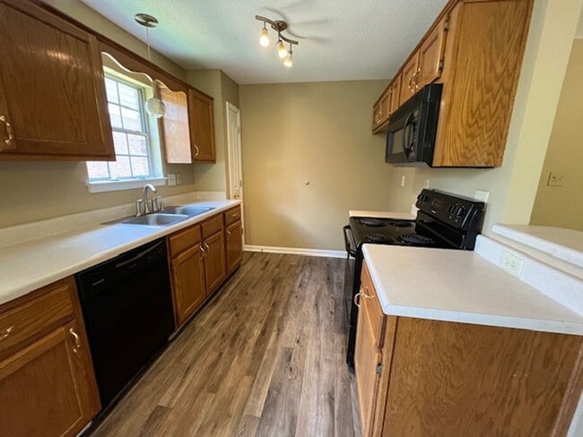 Building Photo - Renovated 3 Bedroom 2 Bath Home for Rent!!
