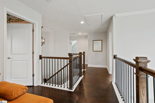 Building Photo - 222 Montview Cir