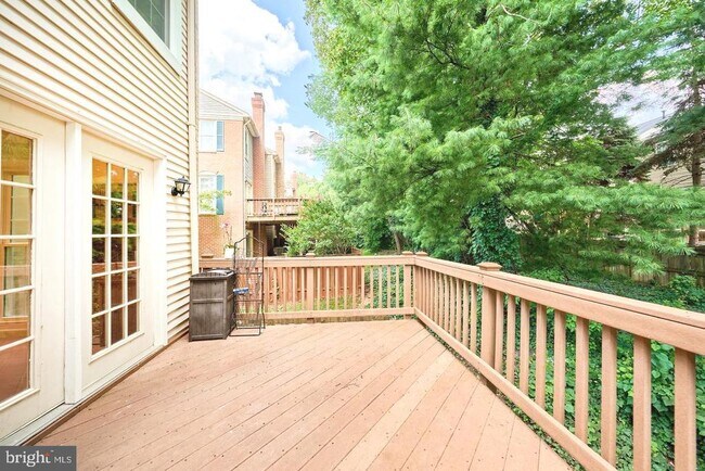 Building Photo - 4235 Sleepy Lake Dr